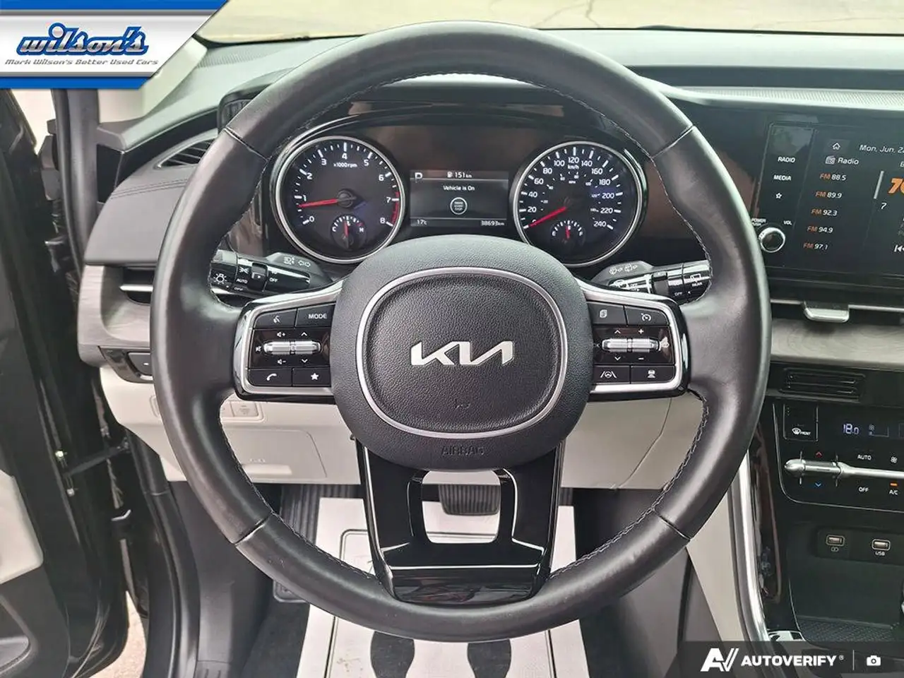Kia Carnival снимка Kia Carnival