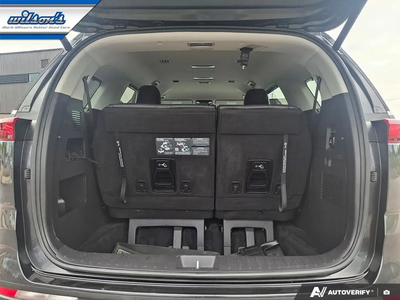 Kia Carnival снимка Kia Carnival