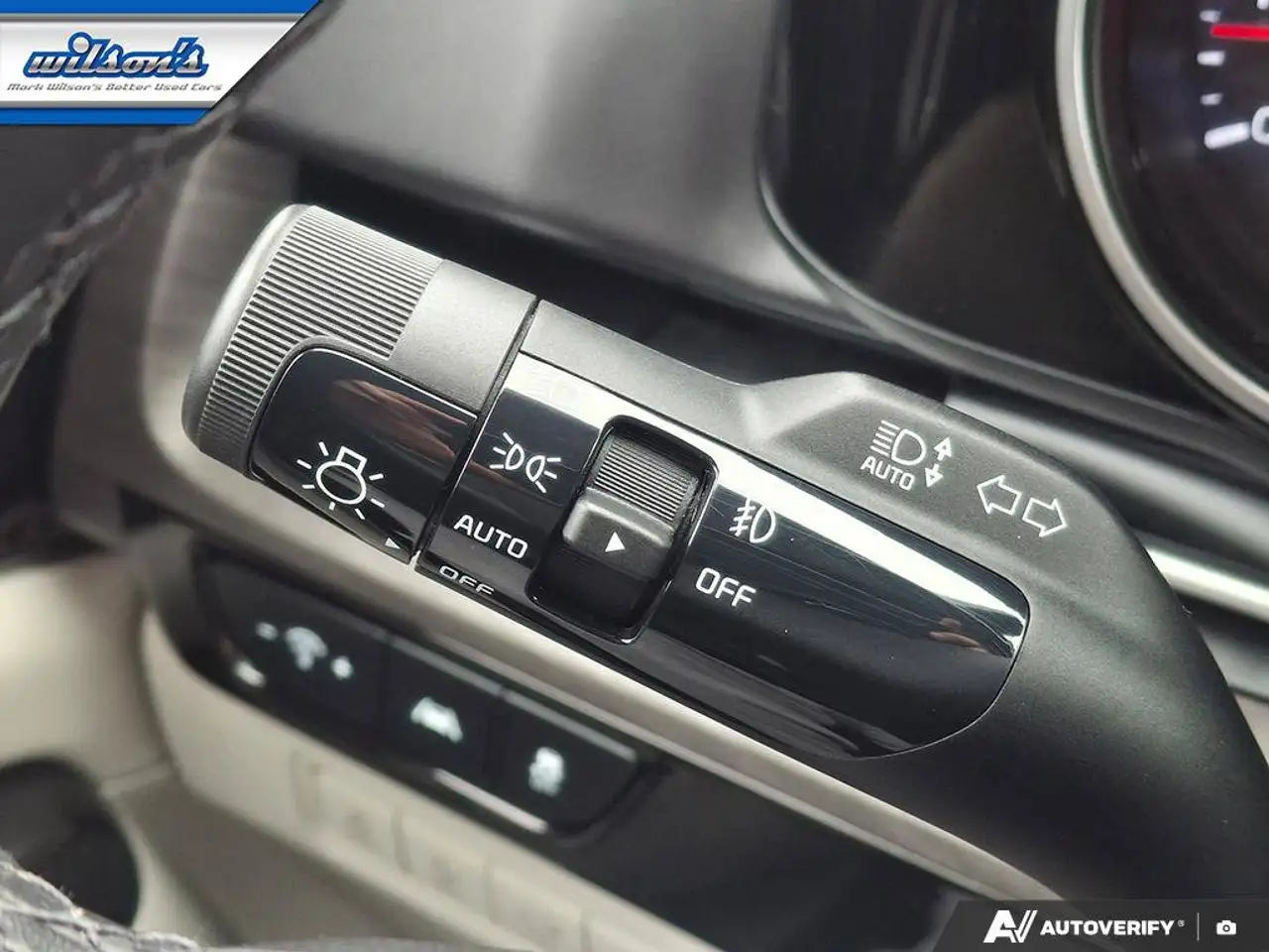 Kia Carnival снимка Kia Carnival