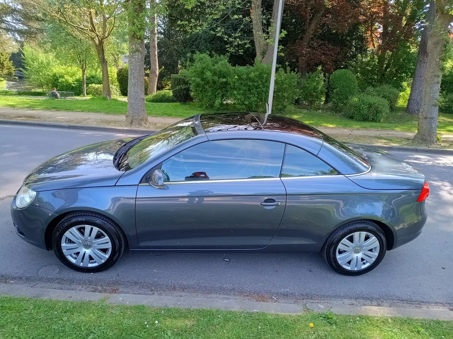 Volkswagen Eos 1.6 FSI Grijs - 1