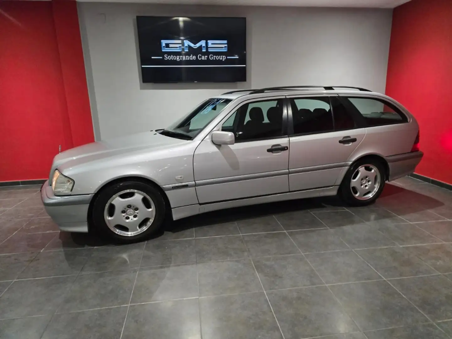 Mercedes-Benz C 220 Familiar CDI Plateado - 2