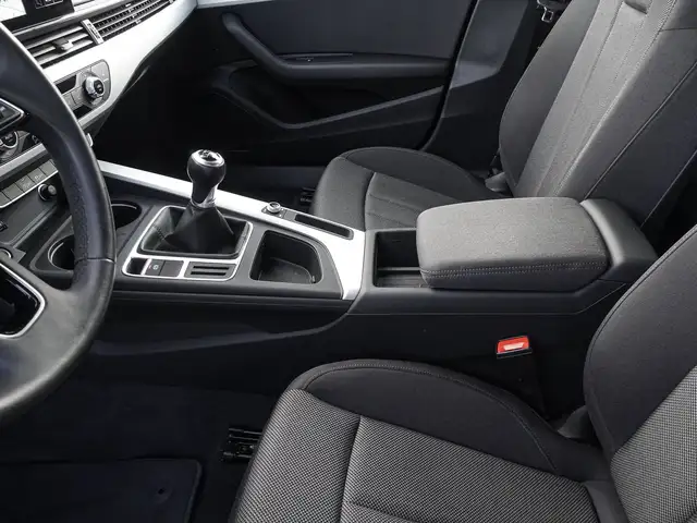 Audi A4 view 15