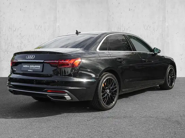 Audi A4 view 4