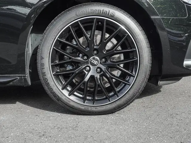 Audi A4 view 7