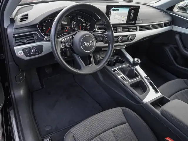 Audi A4 view 9