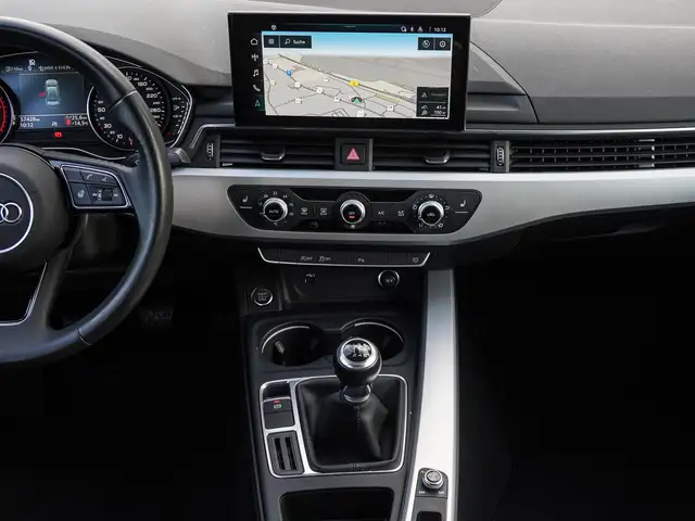 Audi A4 view 12