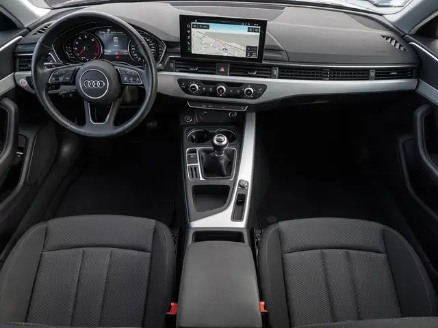 Audi A4 view 10