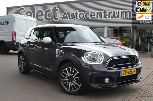 MINI Cooper SE Countryman Mini 2.0 ALL4|JC WORKS UITVOERING: STOELEN, STUUR