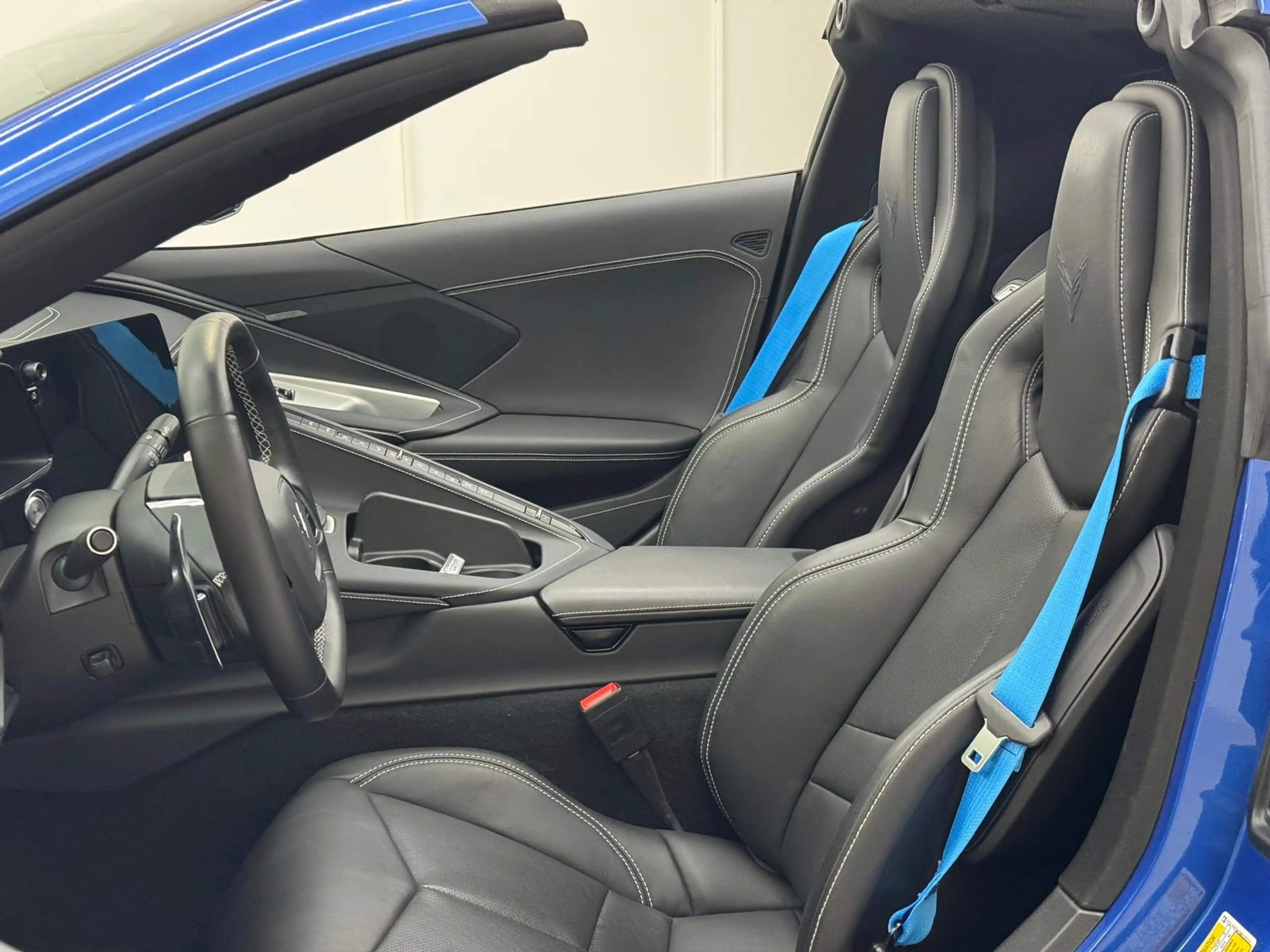 Chevrolet Corvette C8 6.2 V8 Stingray Targa — photo 12