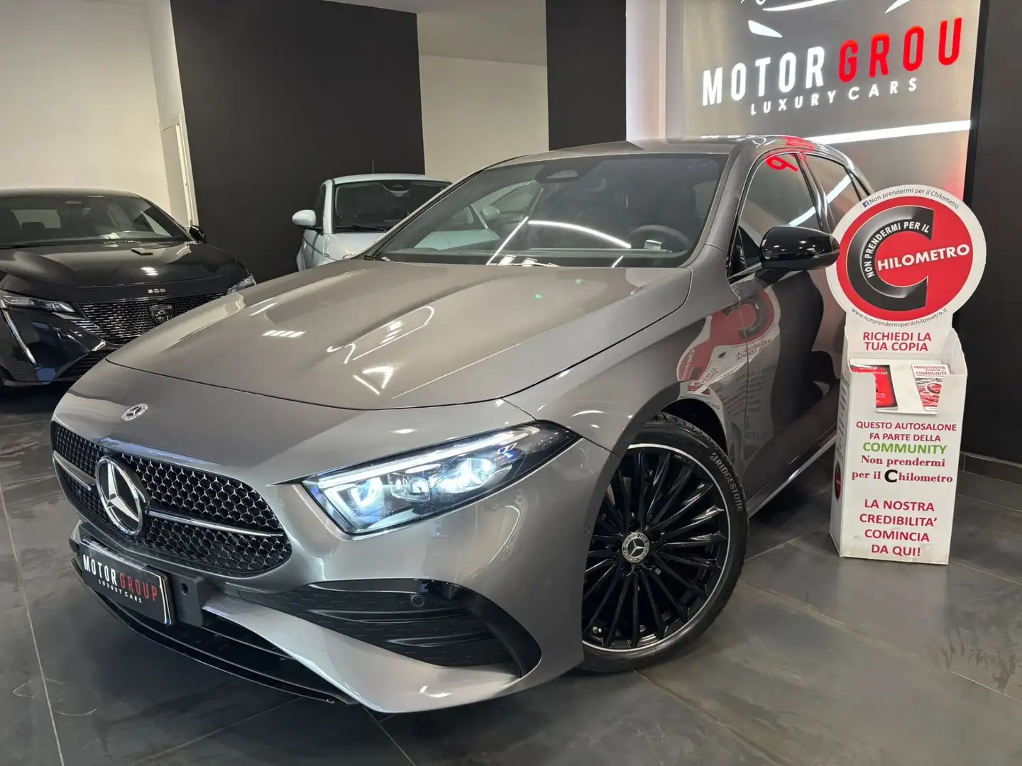 Mercedes-Benz A 180 A 180 d Automatic AMG Line Premium Gris - 1