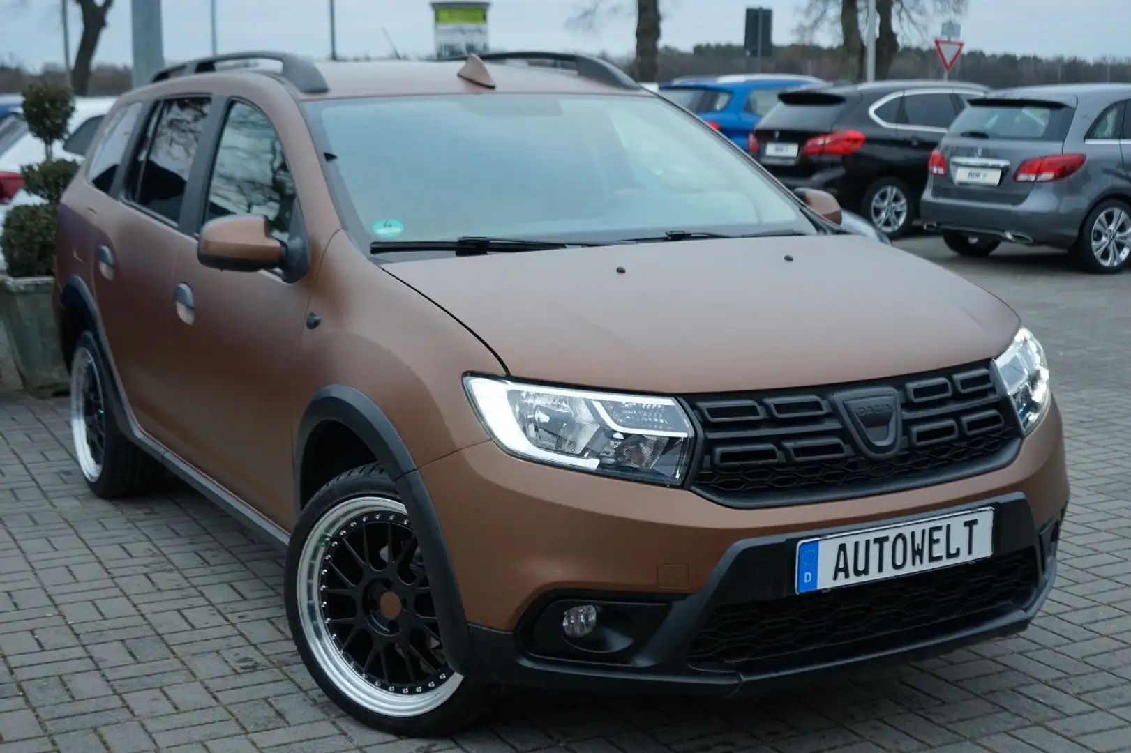 Dacia Logan MCV TCe 90 Stepway Automatik Brązowy - 2