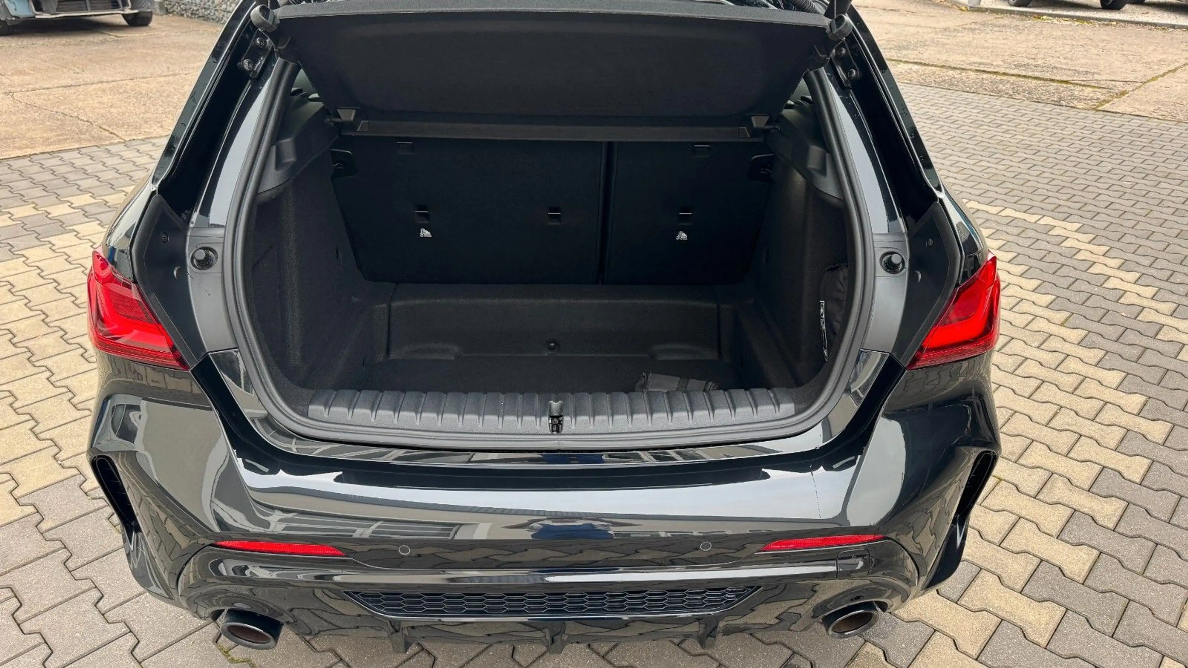 BMW 135 i Edition Colorvision Komf DAB H&K Lenkheiz — photo 6