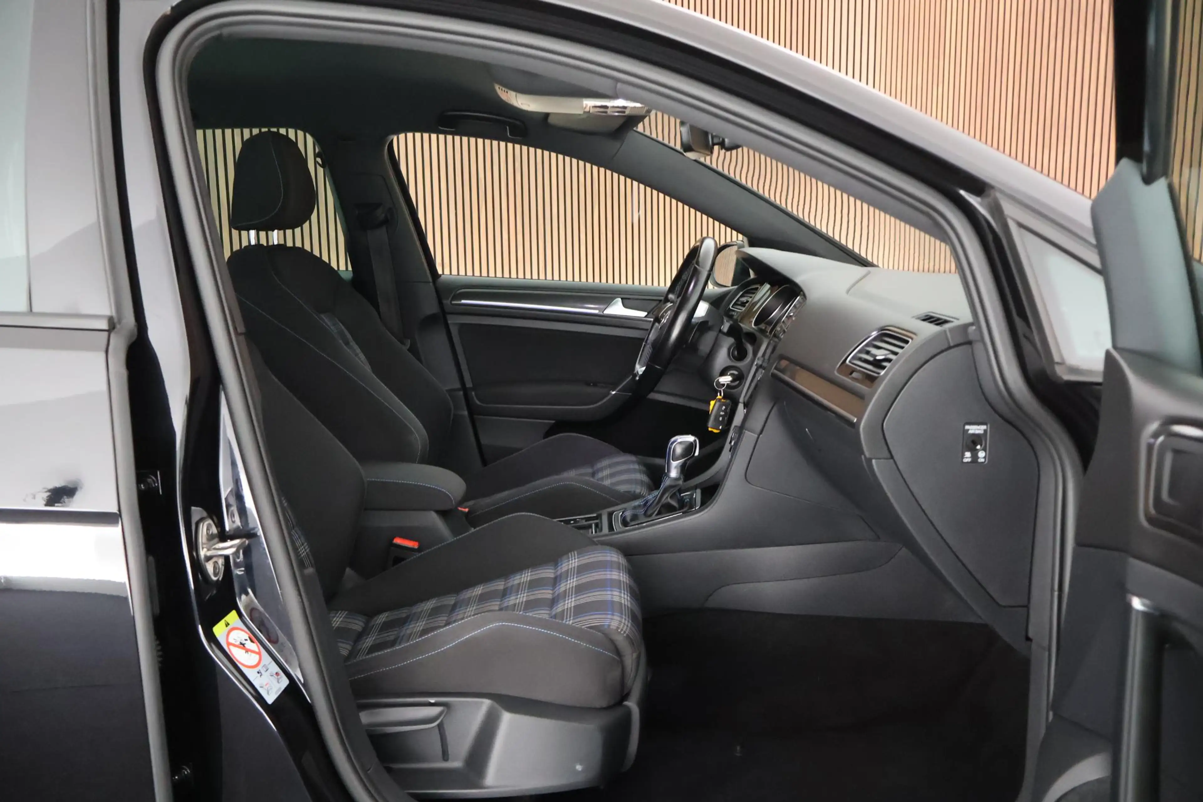 Volkswagen Golf GTE 1.4 TSI 204pk PHEV Trekhaak LED ACC Navigatie Park — photo 12