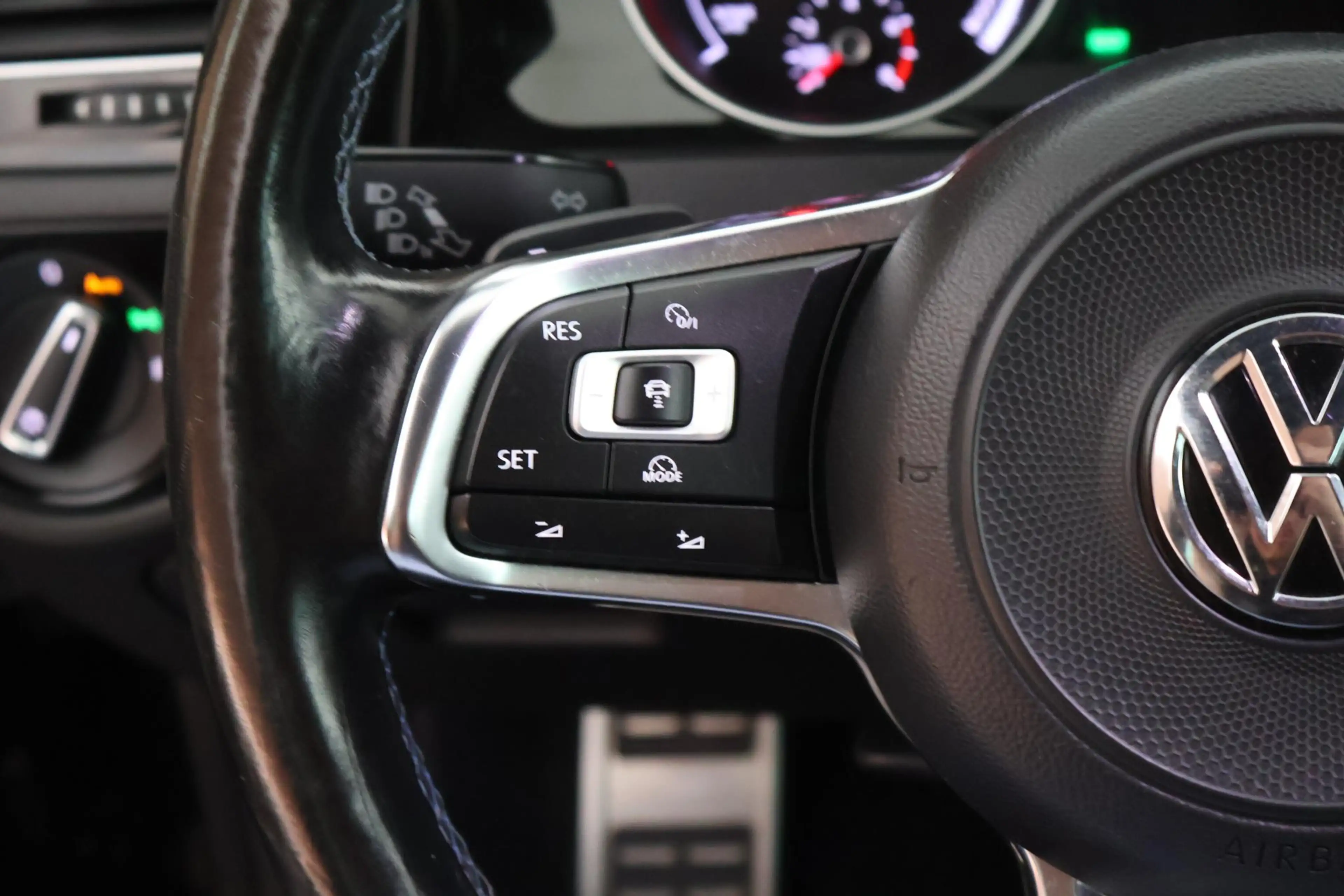 Volkswagen Golf GTE 1.4 TSI 204pk PHEV Trekhaak LED ACC Navigatie Park — photo 17