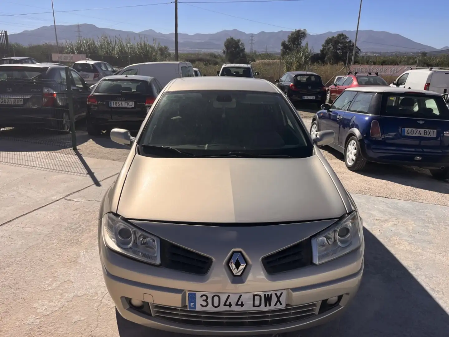 Renault Megane 1.5DCi Confort Authentique 105 Gris - 2