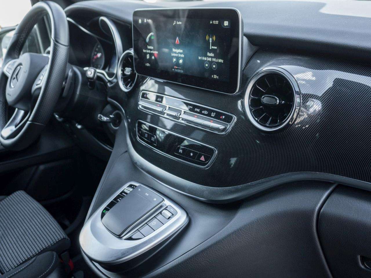 Mercedes-Benz V 220