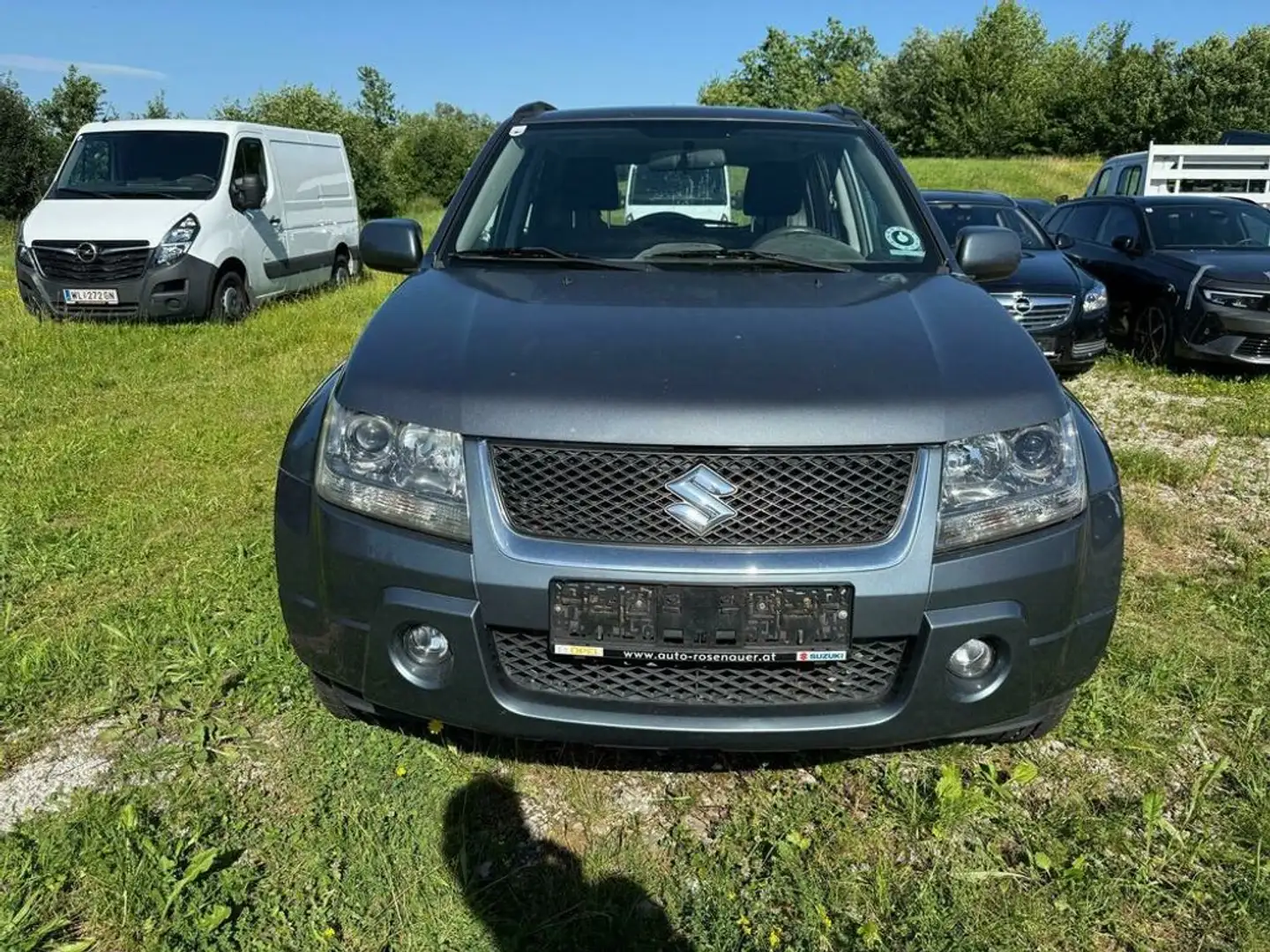 Suzuki Grand Vitara Grand 1.9 DDiS special Grau - 2
