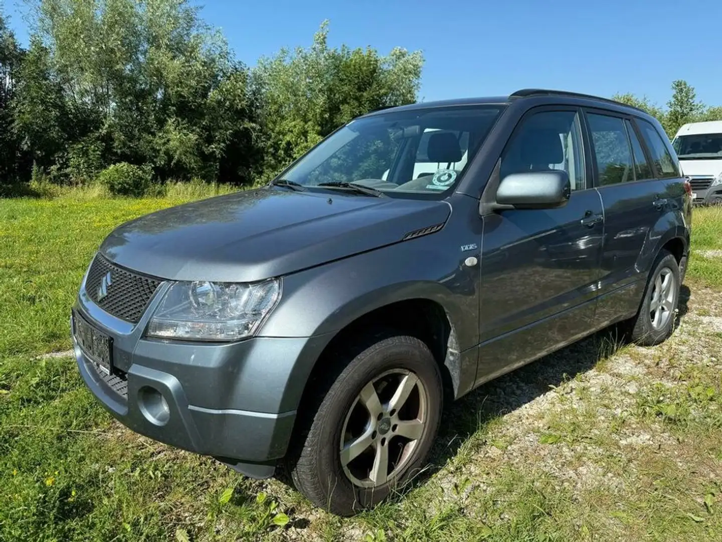 Suzuki Grand Vitara Grand 1.9 DDiS special Grau - 1