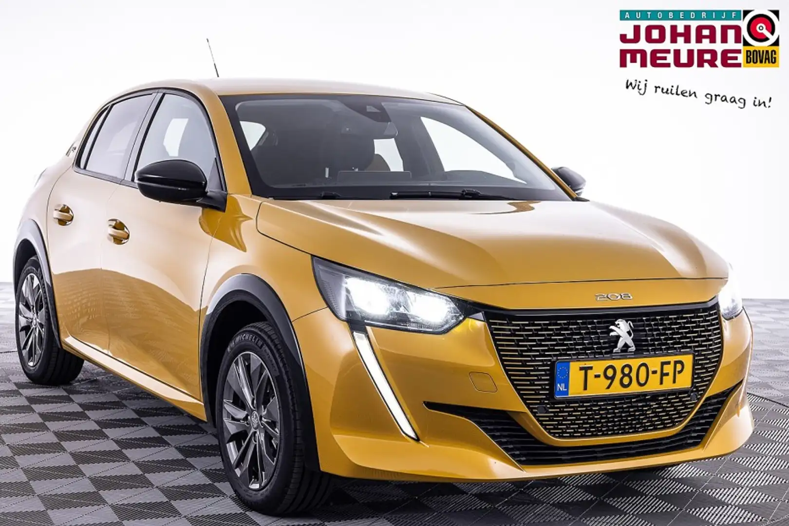 Peugeot e-208 EV Allure Pack 50 kWh | LED | NAVI | ECC | Lage KM Geel - 1