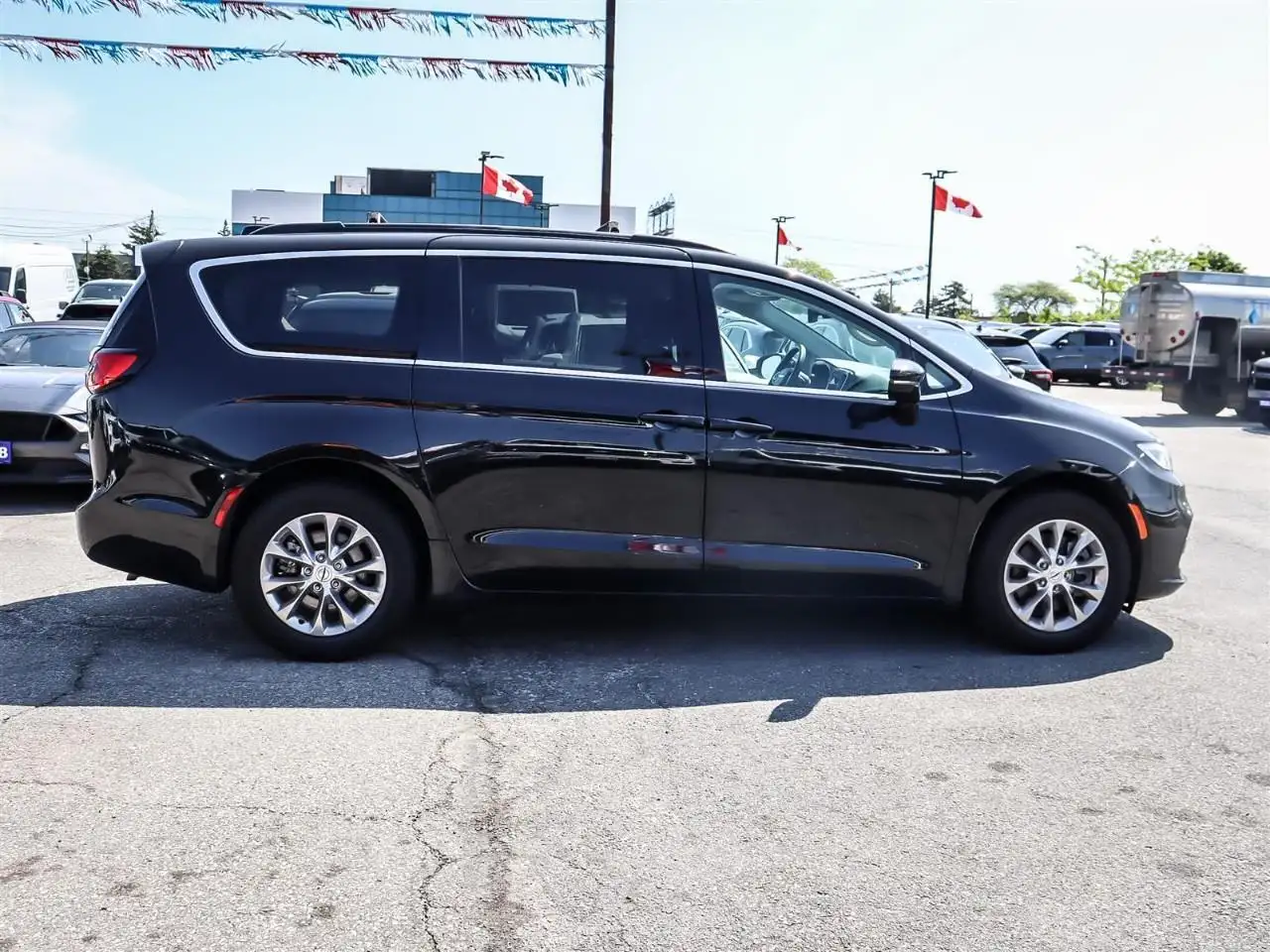 Chrysler Pacifica снимка Chrysler Pacifica