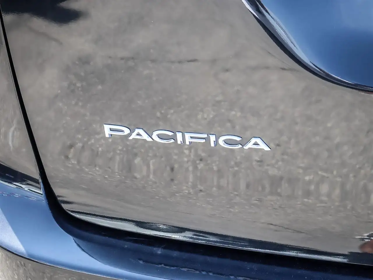 Chrysler Pacifica снимка Chrysler Pacifica