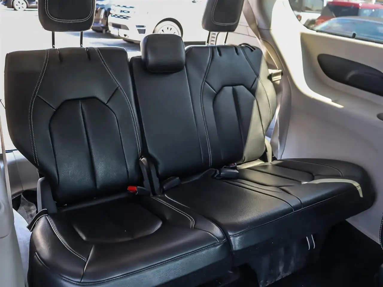 Chrysler Pacifica снимка Chrysler Pacifica