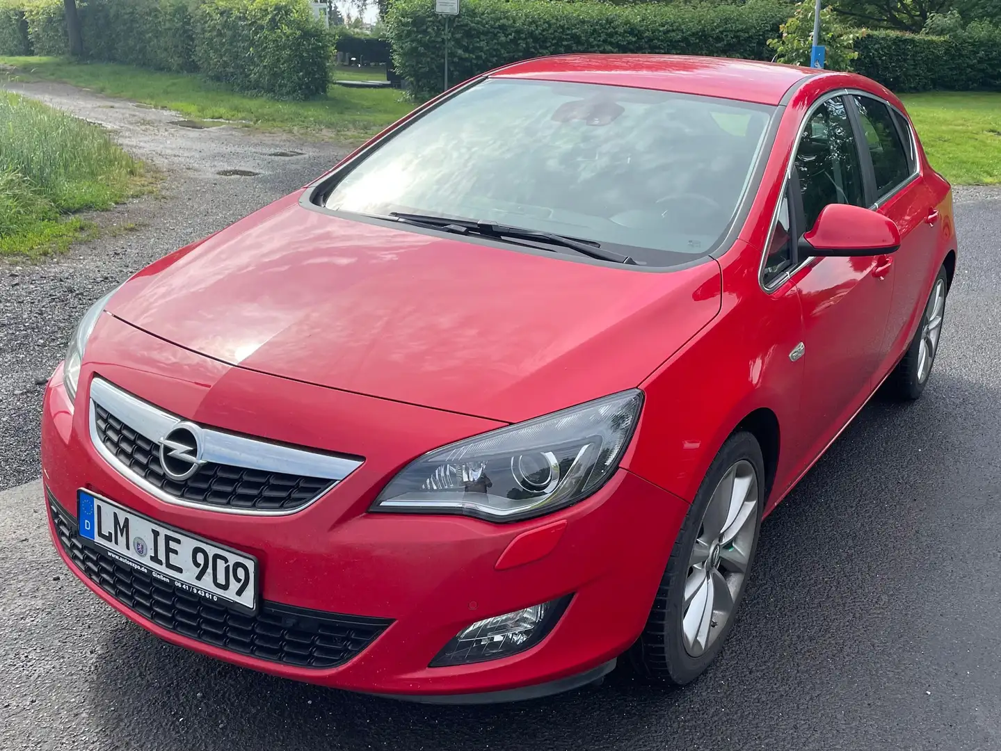 Opel Astra Astra 2.0 CDTI DPFCosmo Rouge - 1