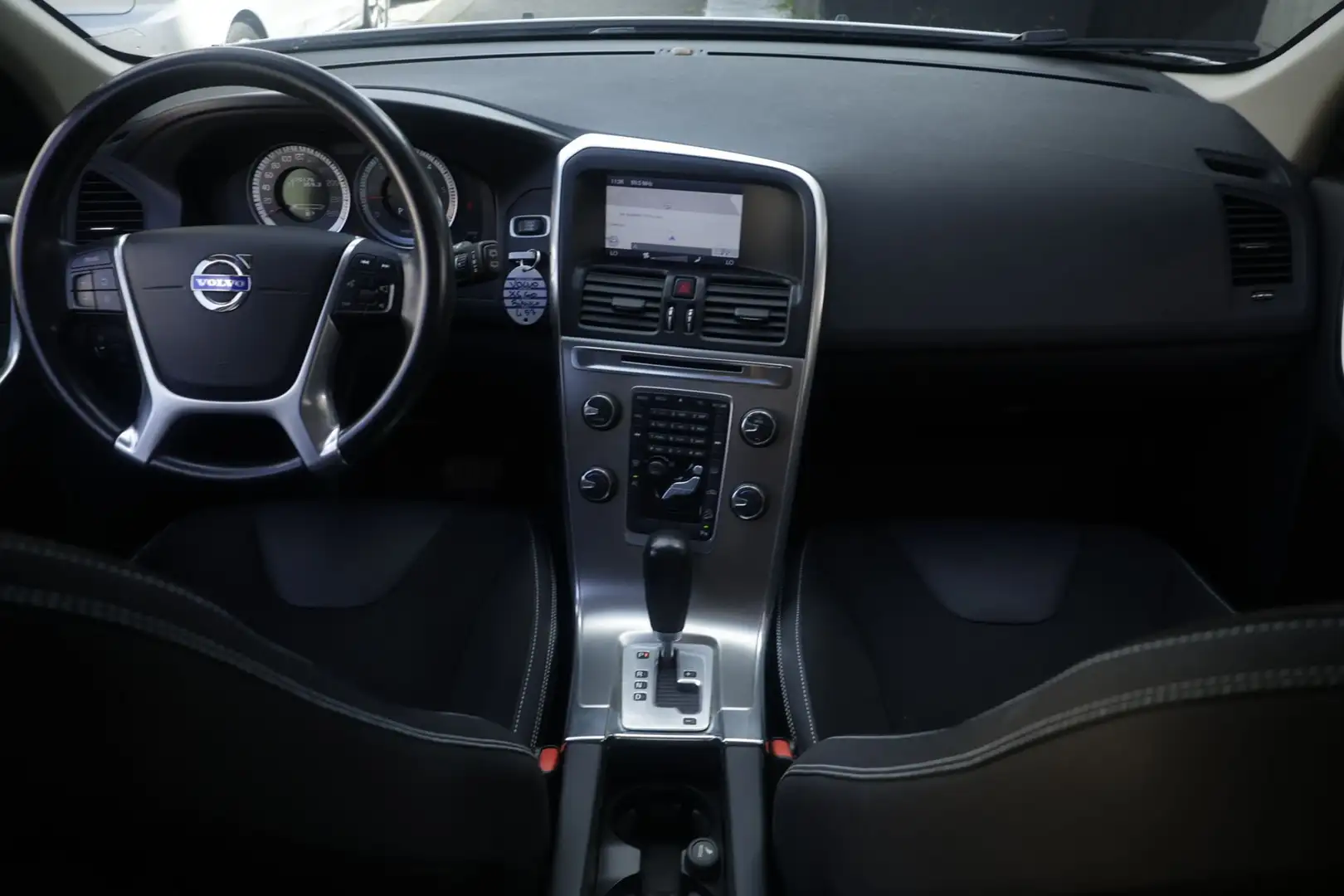 Volvo XC60 Volvo XC60 D5 AWD Geartronic Kinetic Unicoproprie Bianco - 2