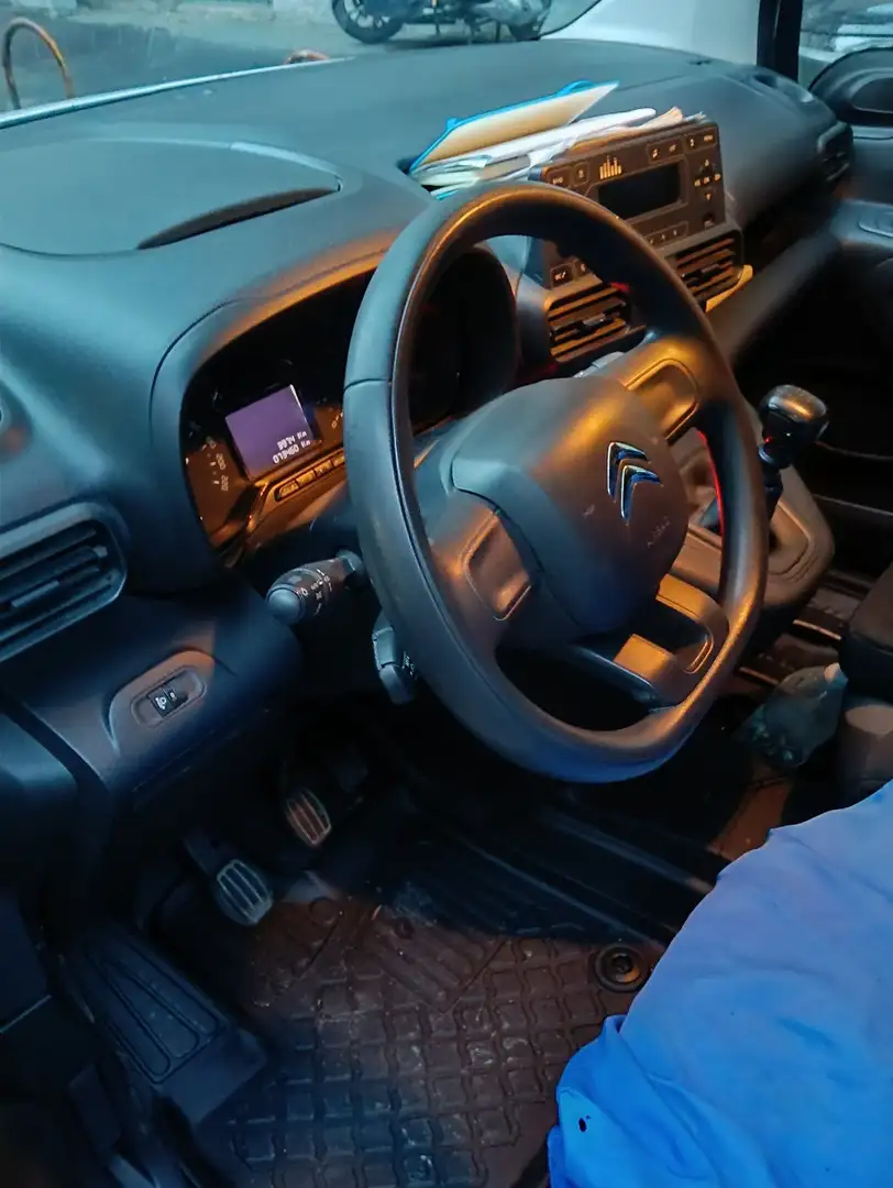 Citroen Berlingo 1.5 bluehdi M Feel Pack s&s 100cv tenuto bene - 2