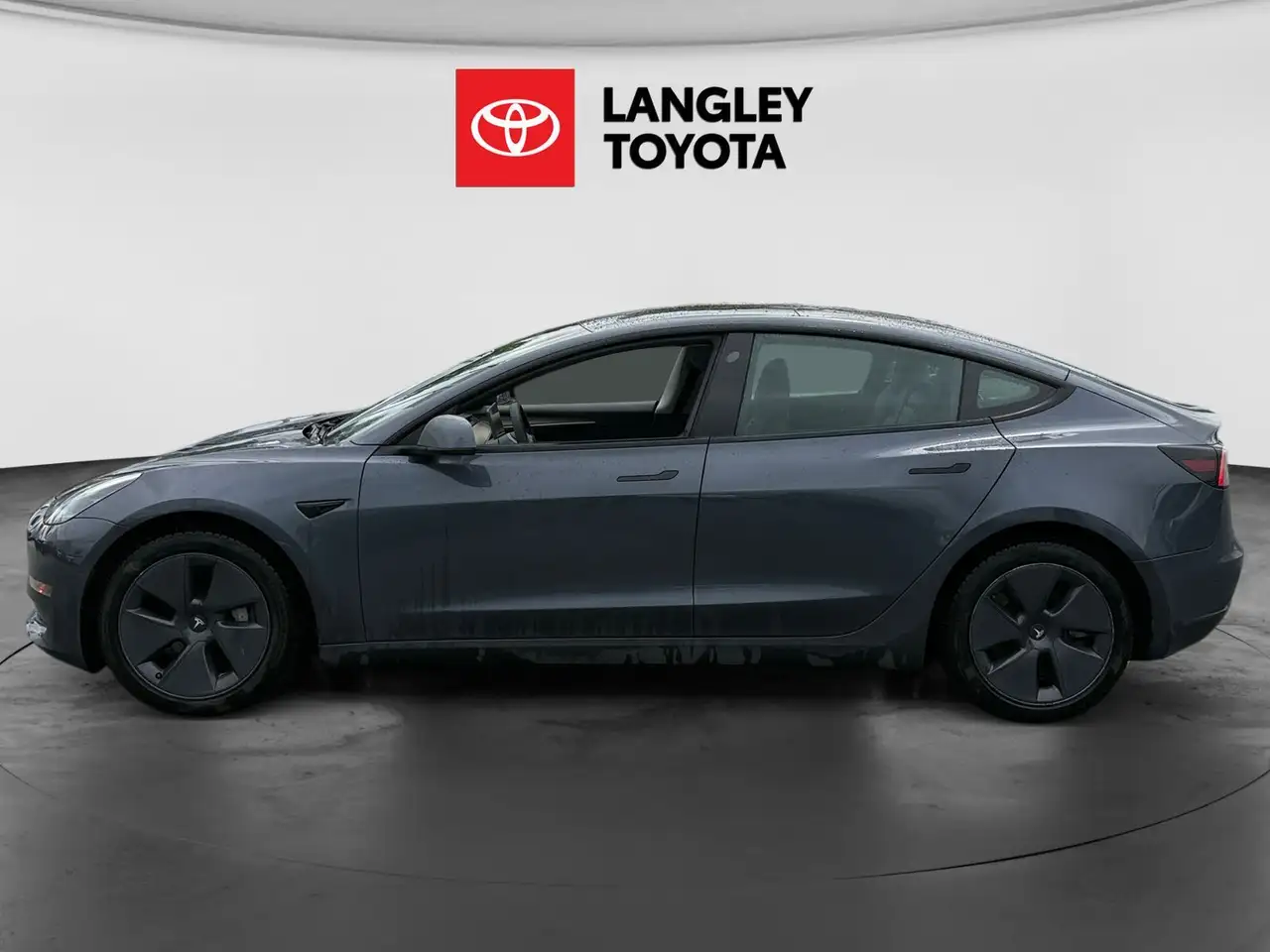 Tesla Model 3 photo Tesla Model 3