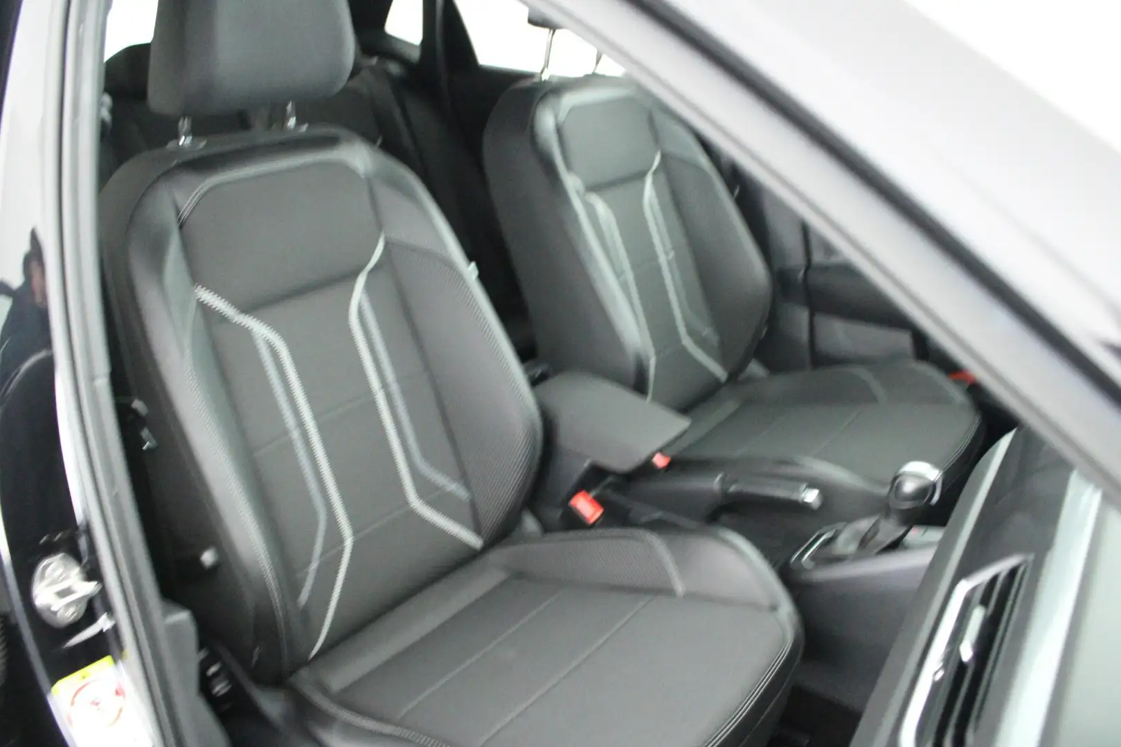 Volkswagen Polo 1.5 TSI 150pk DSG R-Line Highline Virtual Cockpit Schwarz - 2