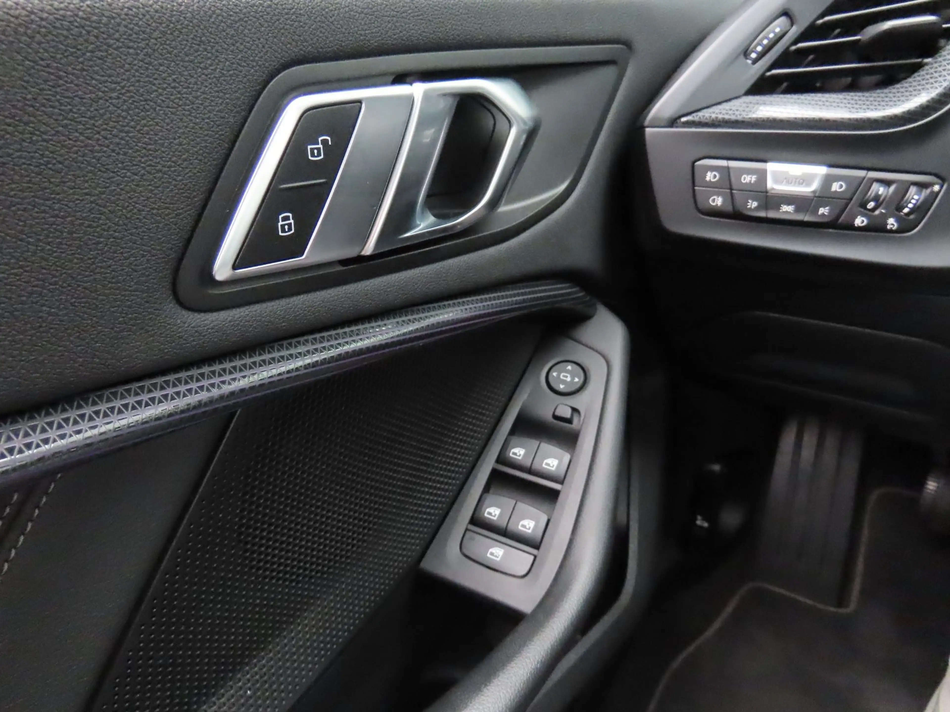 BMW 118 i Shadow-Line Leder Klimaauto. Navigation — photo 15