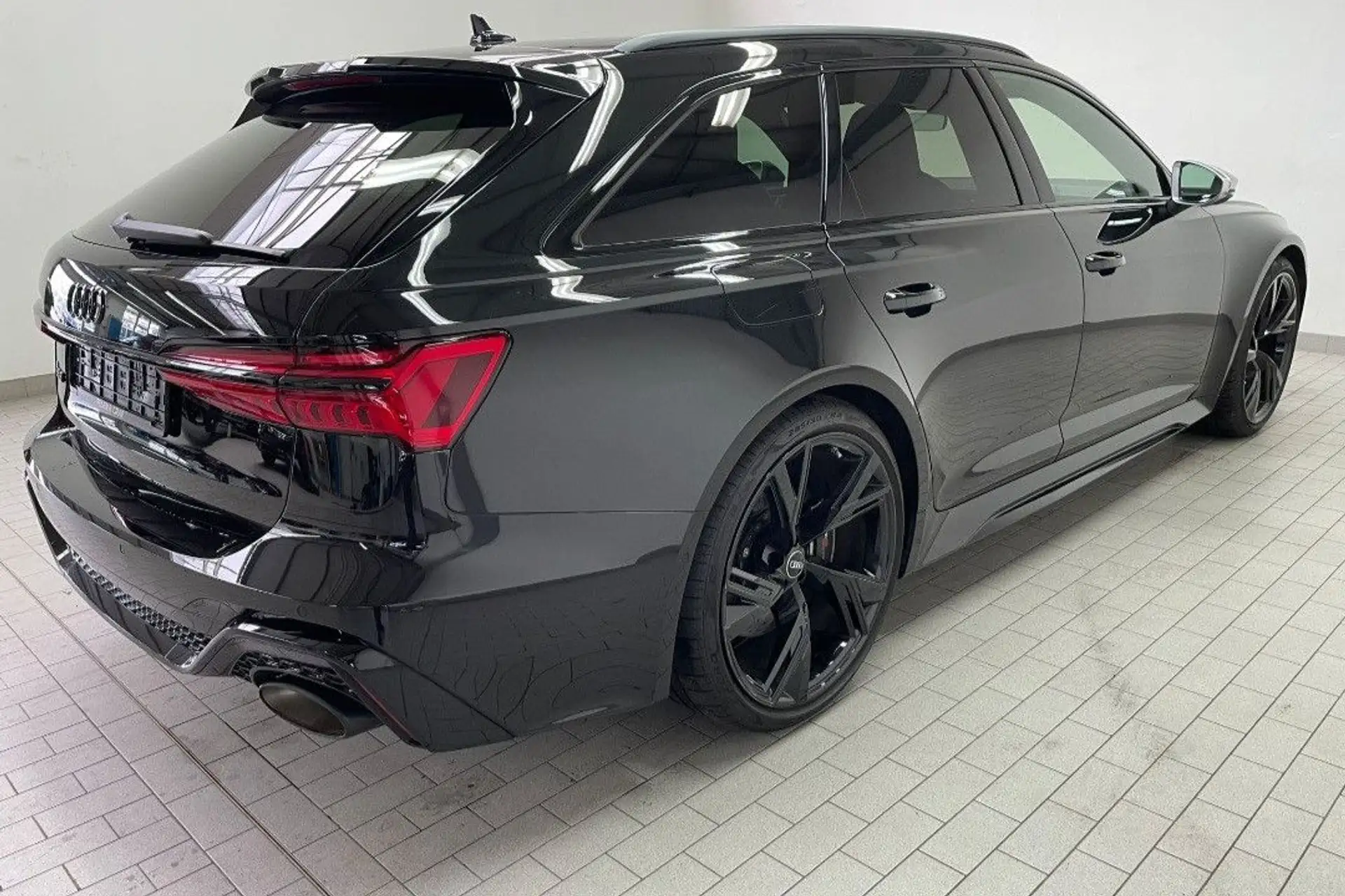아우디 Audi RS6 4.0 TFSI 2021 검정 사진 4