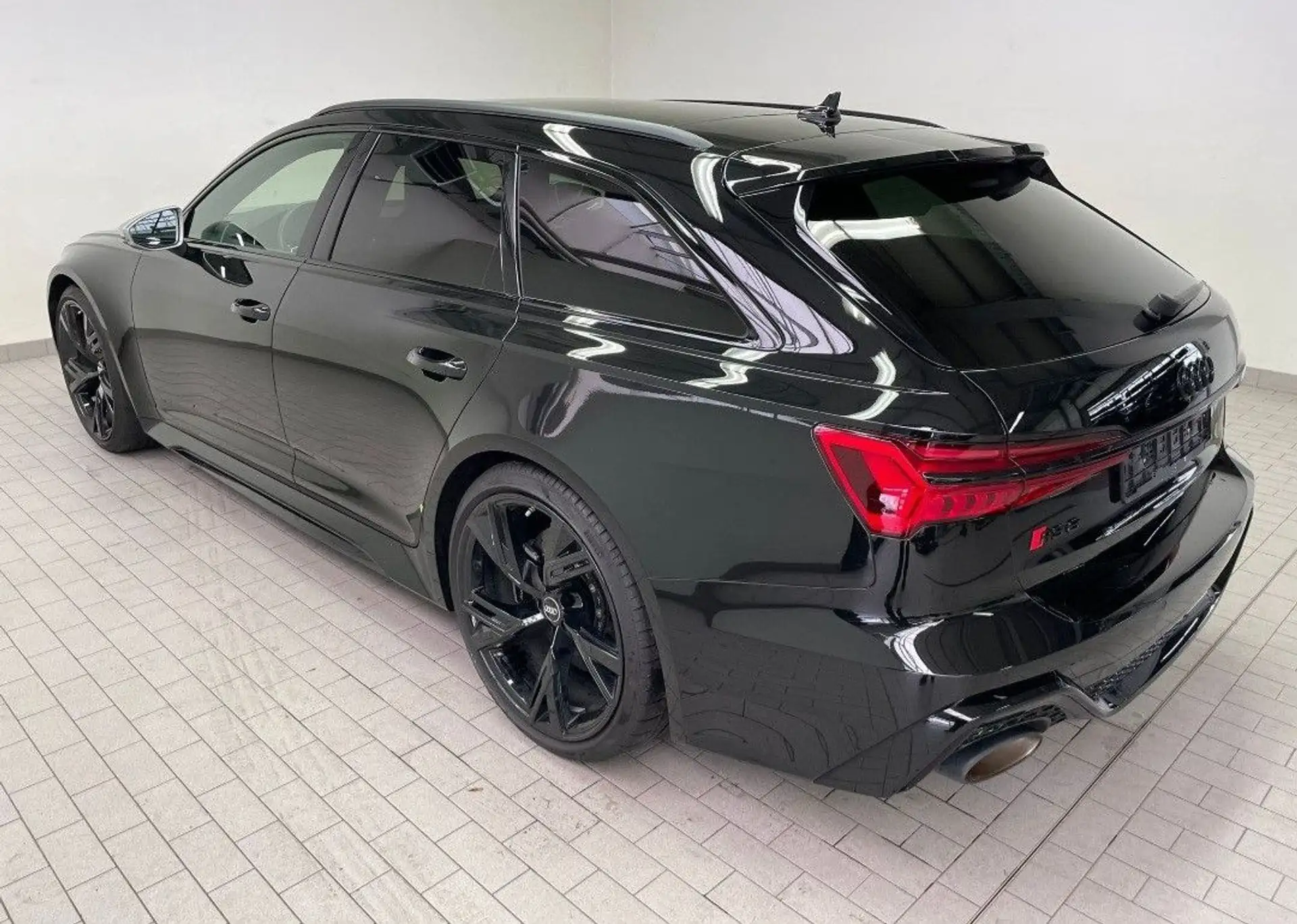 아우디 Audi RS6 4.0 TFSI 2021 검정 사진 5