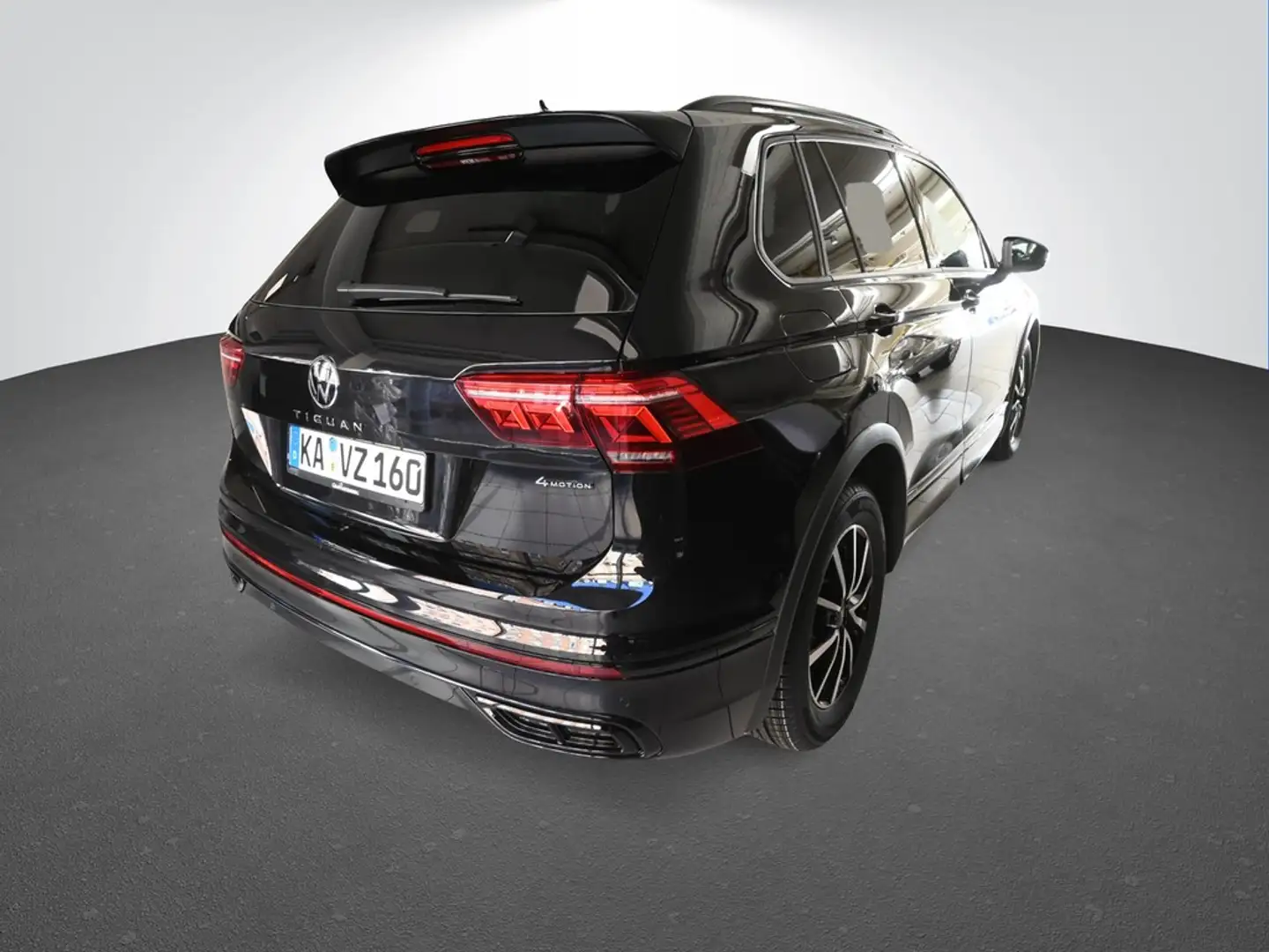 Volkswagen Tiguan 2.0 TDI Automatik R-Line 4Motion StHzg PanoD AH... Schwarz - 2