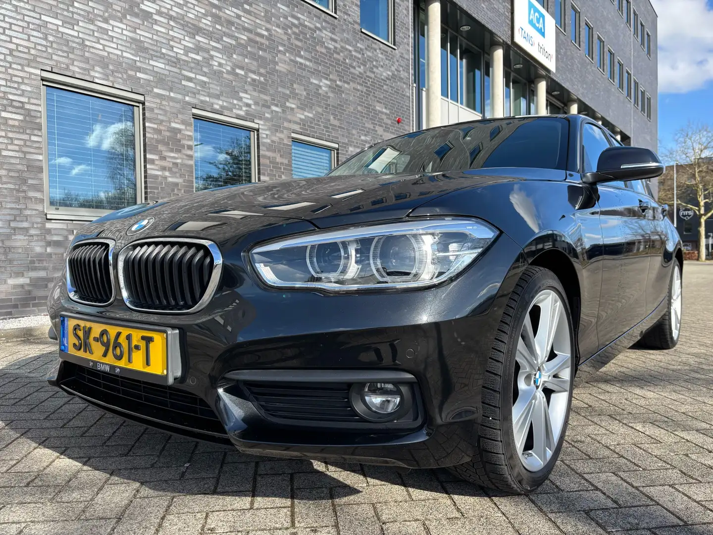 BMW 118 1-serie 118i Corporate Lease Executive Zwart - 1