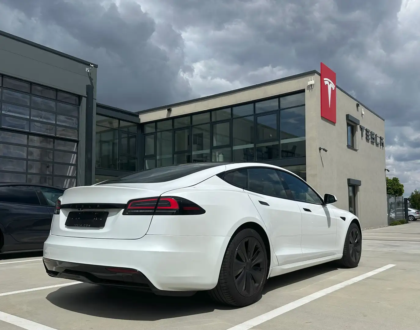 Tesla Model S NEW=900km/net:71.420EU/EAP/AHK/AP4/Gar:2029-100Tkm Weiß - 2