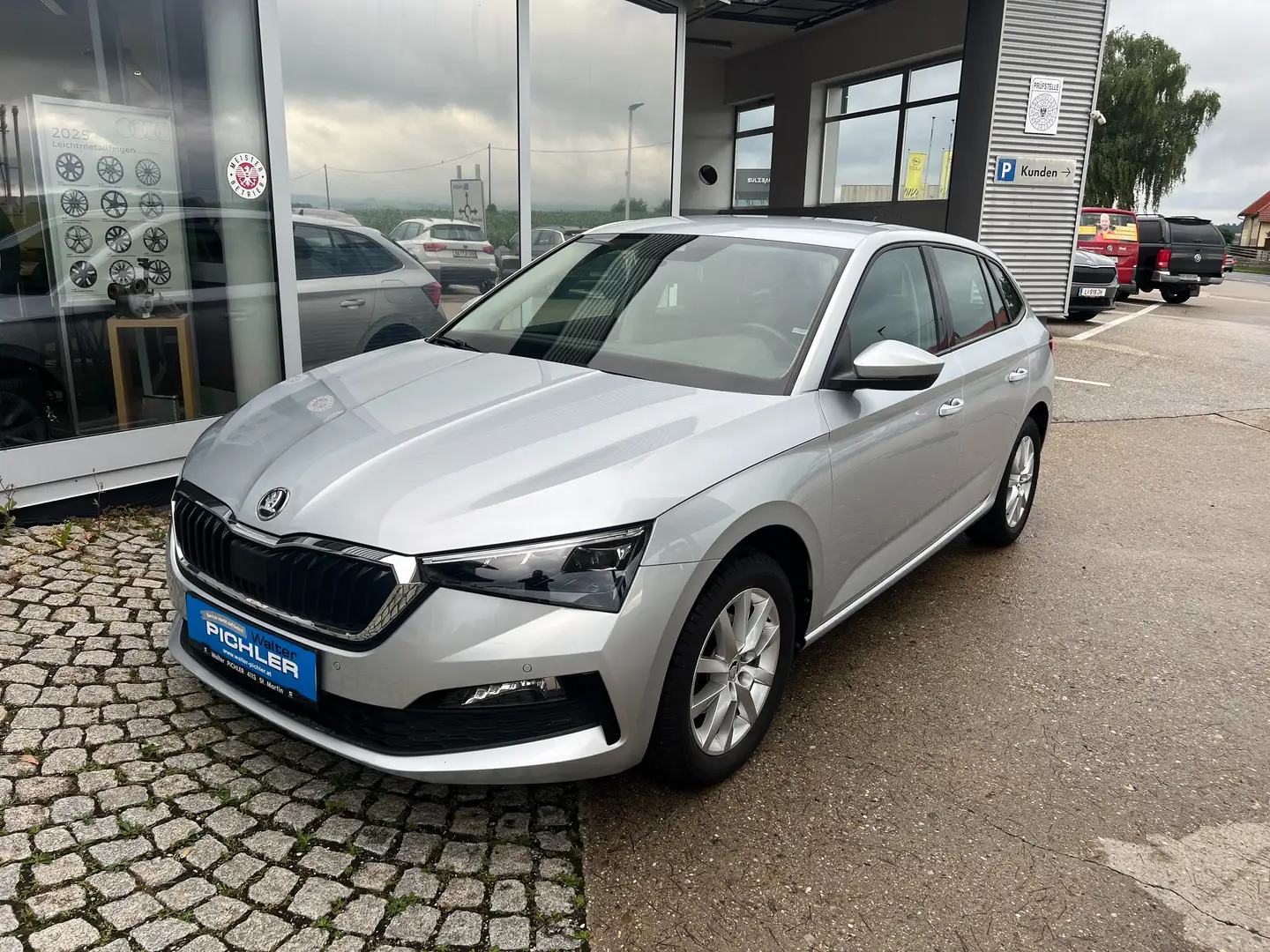 Skoda Scala Ambition TSI Gris - 1