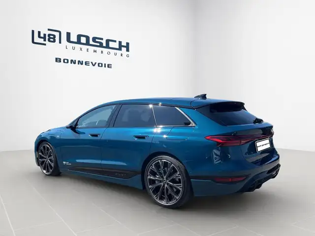 Audi E-Tron view 4