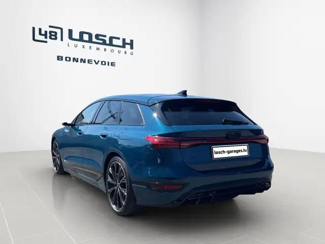 Audi E-Tron view 6