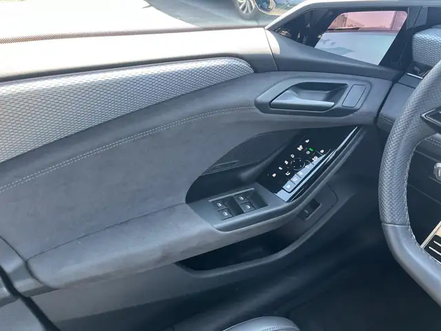 Audi E-Tron view 15