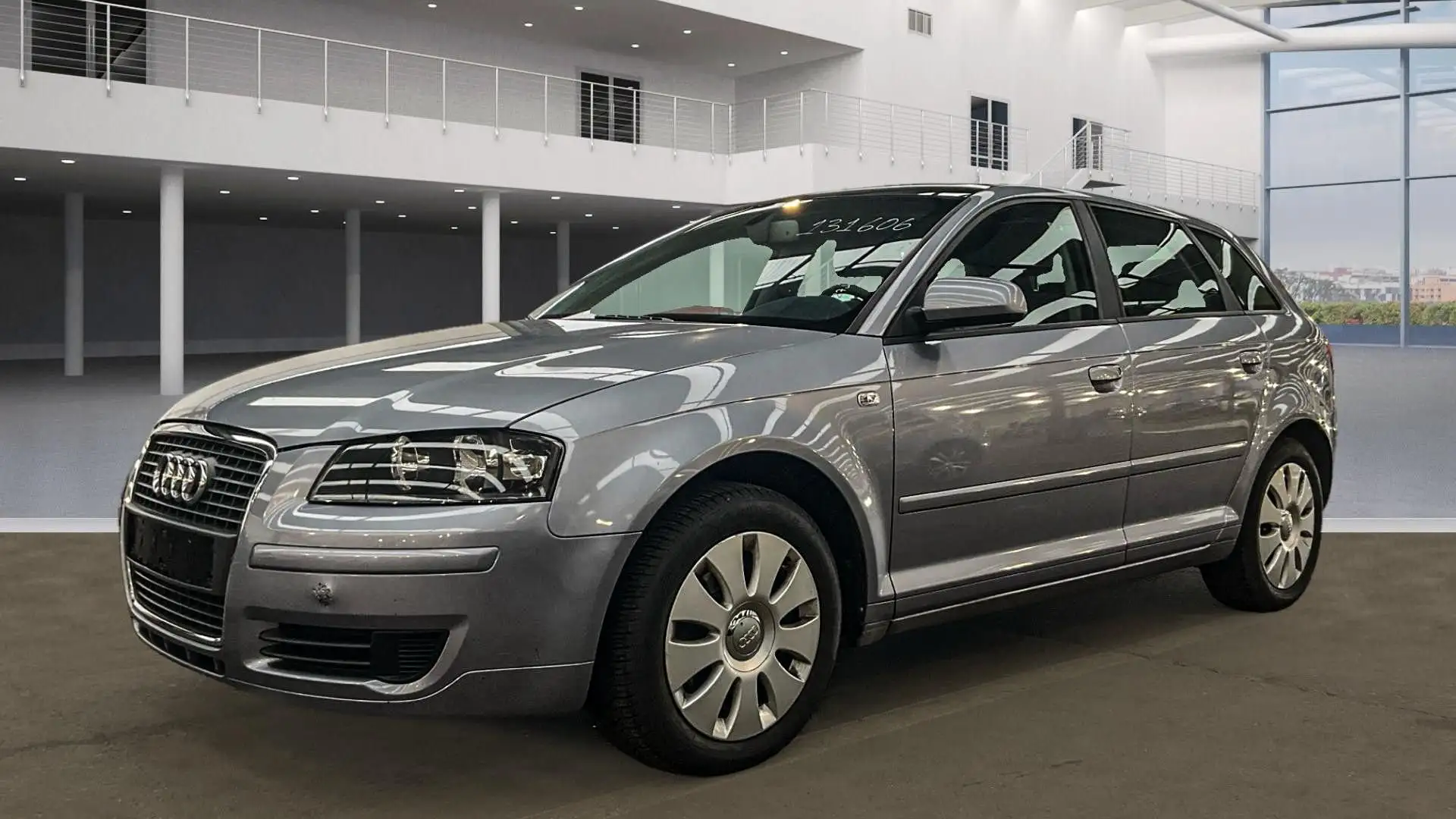 Audi A3 1.6 Sportback | 1 HAND | Pano | SHZ | Scheckheft Grau - 1