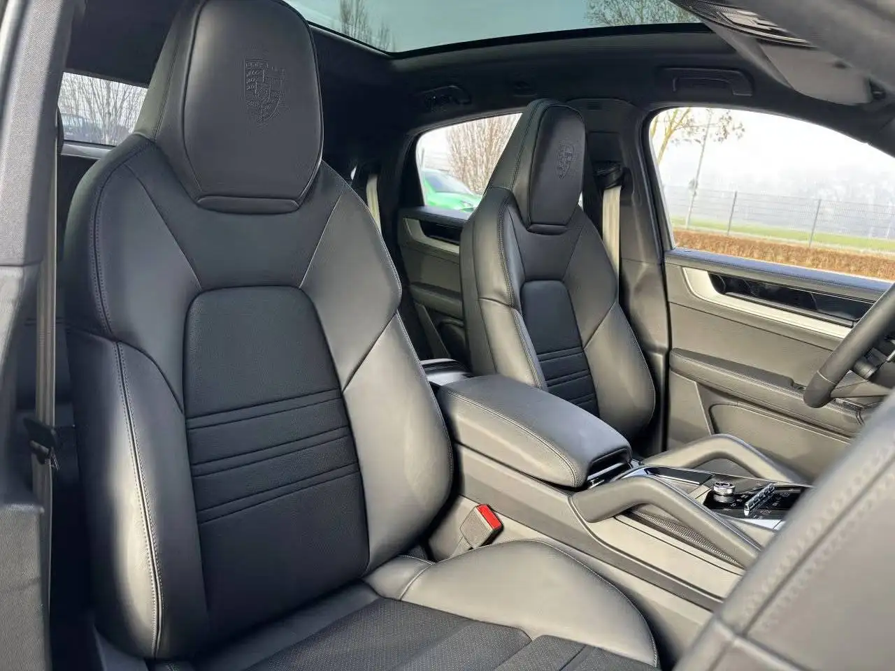 Porsche Cayenne S Coupé E-Hybrid Black Edition 10