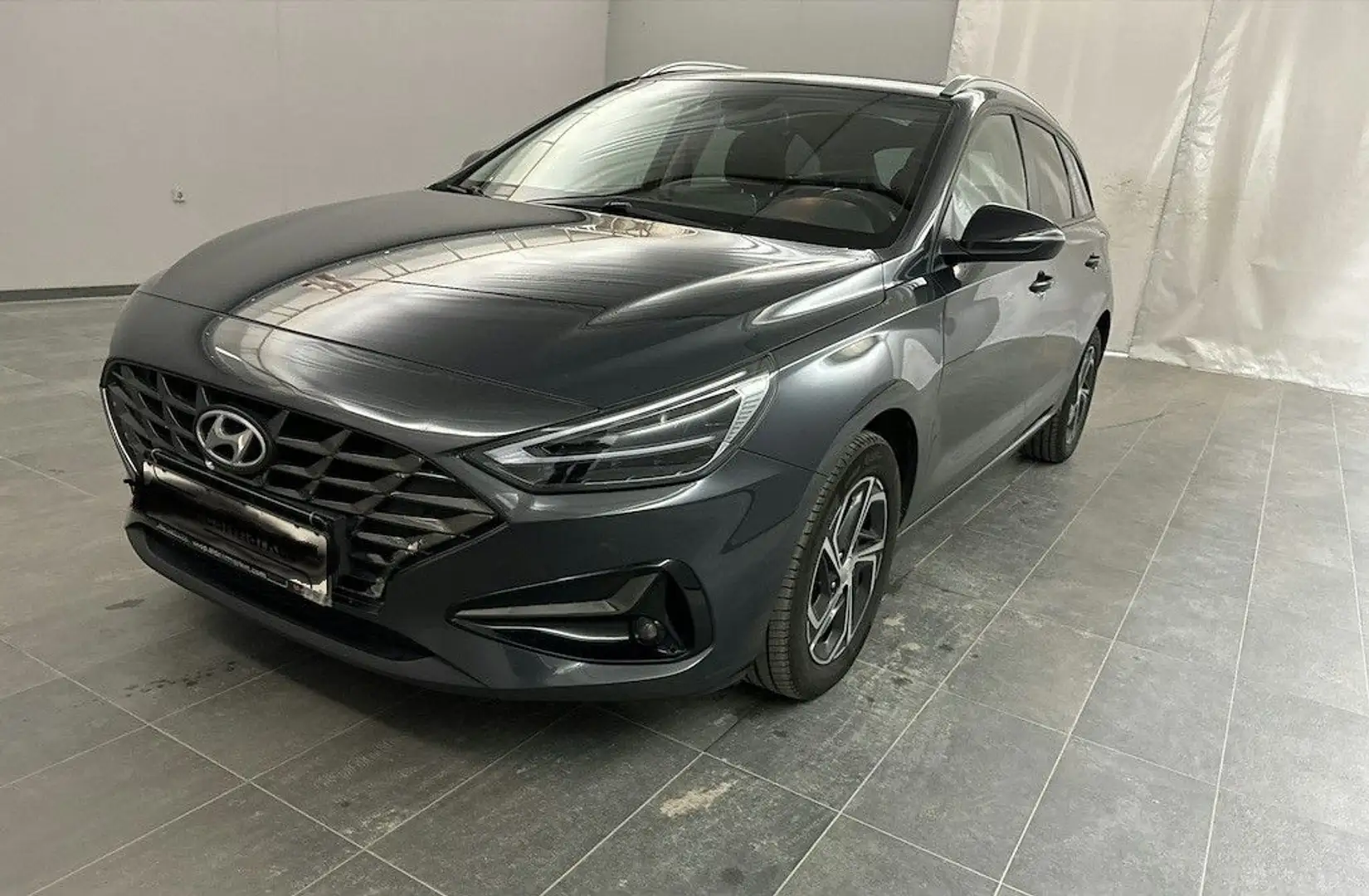 Hyundai i30 1.6 CRDI DCT Intro crna - 1