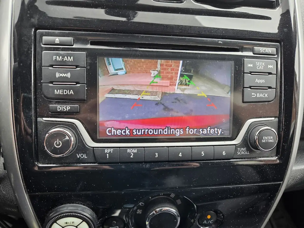 Nissan Note снимка Nissan Note