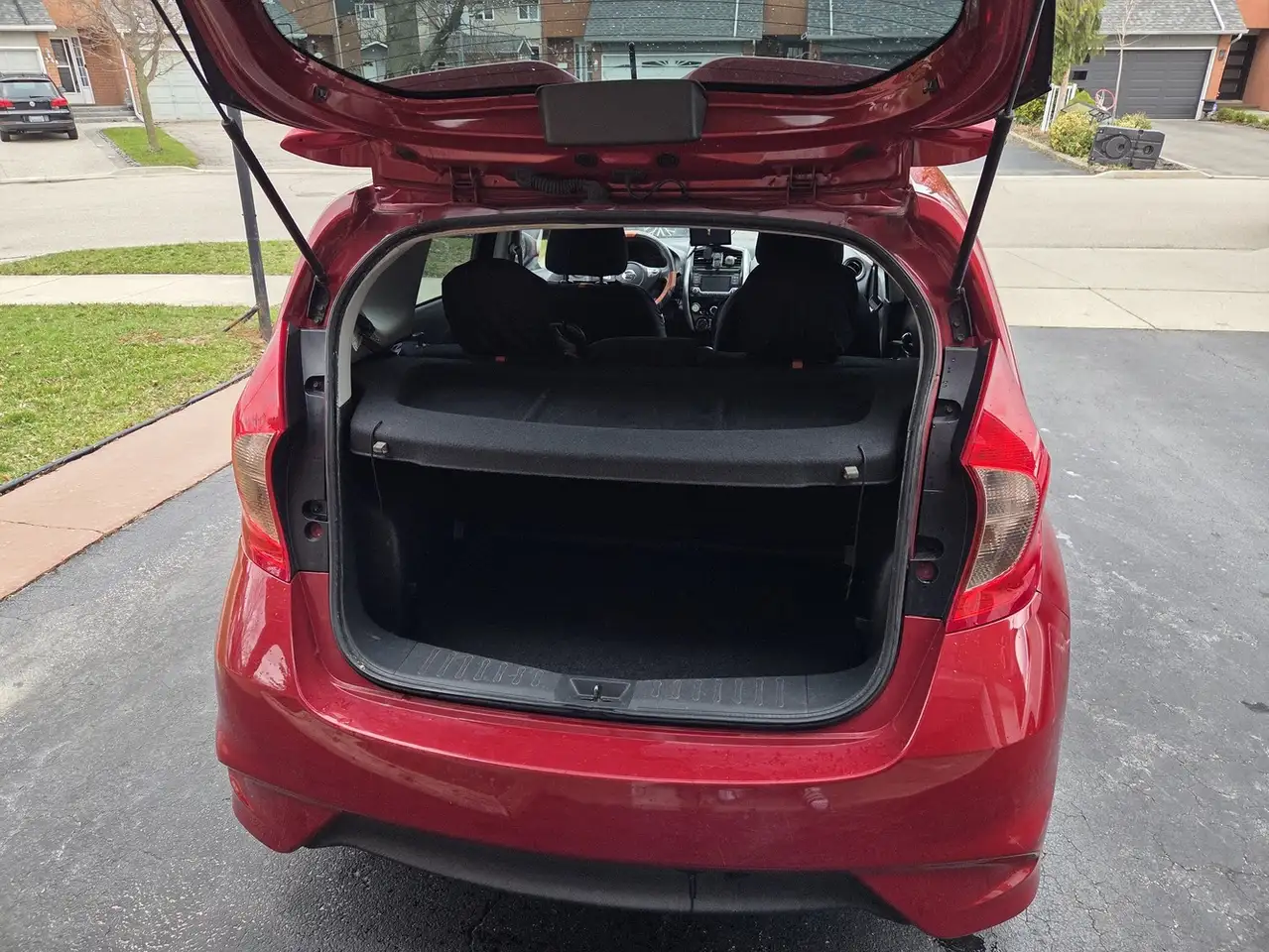 Nissan Note снимка Nissan Note