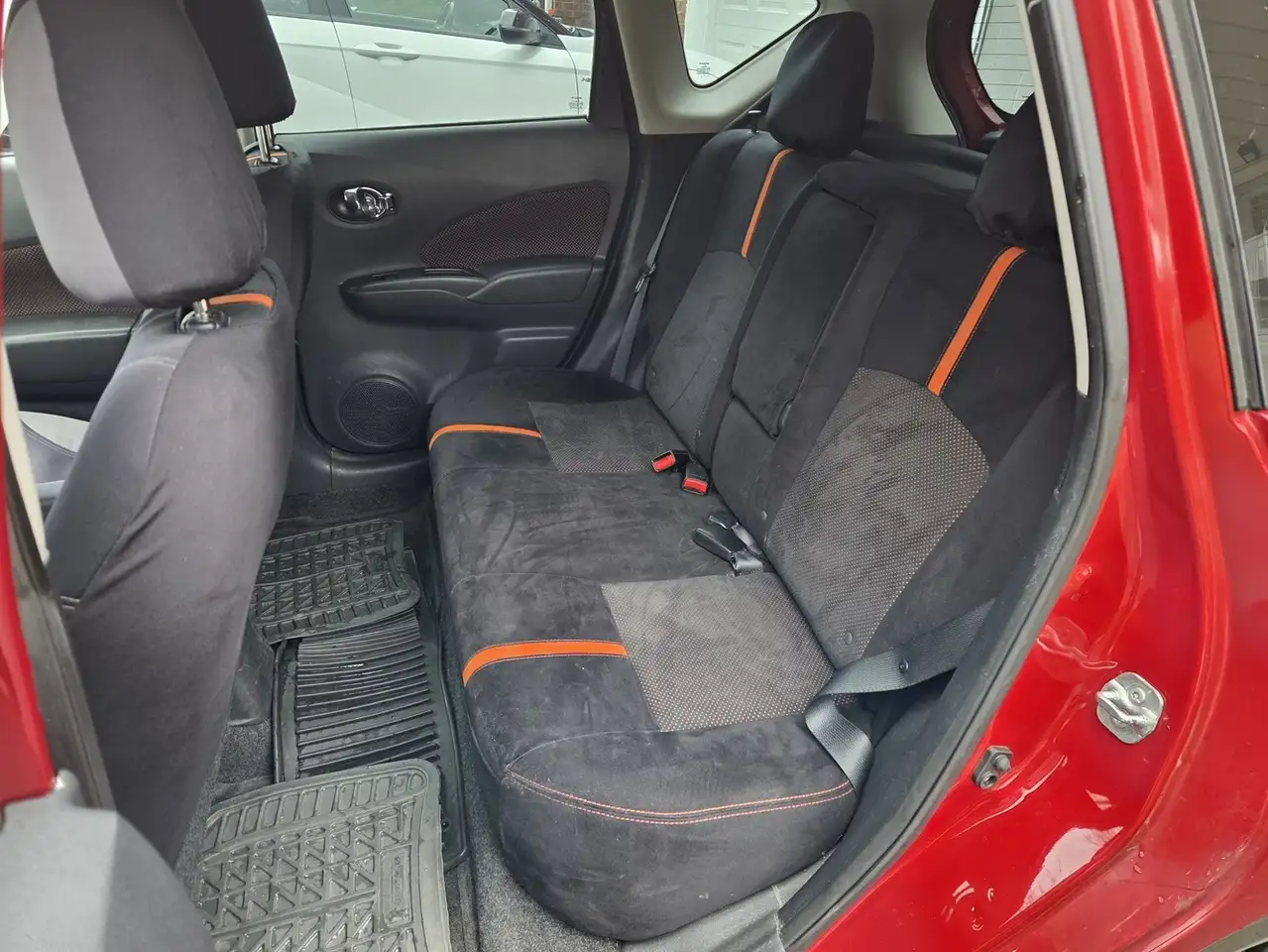 Nissan Note снимка Nissan Note