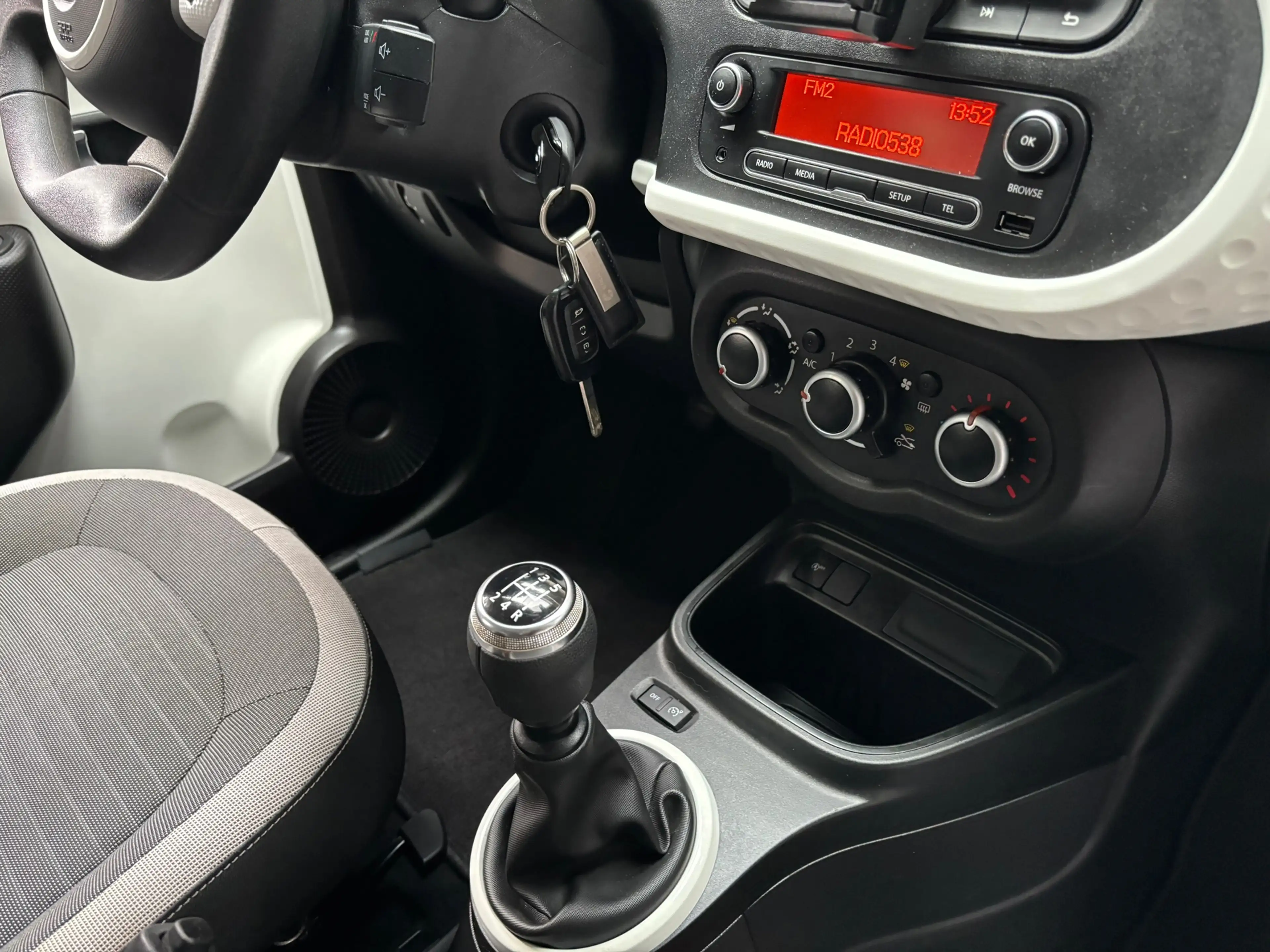 Renault Twingo 1.0 SCe Collection / Airco — photo 13