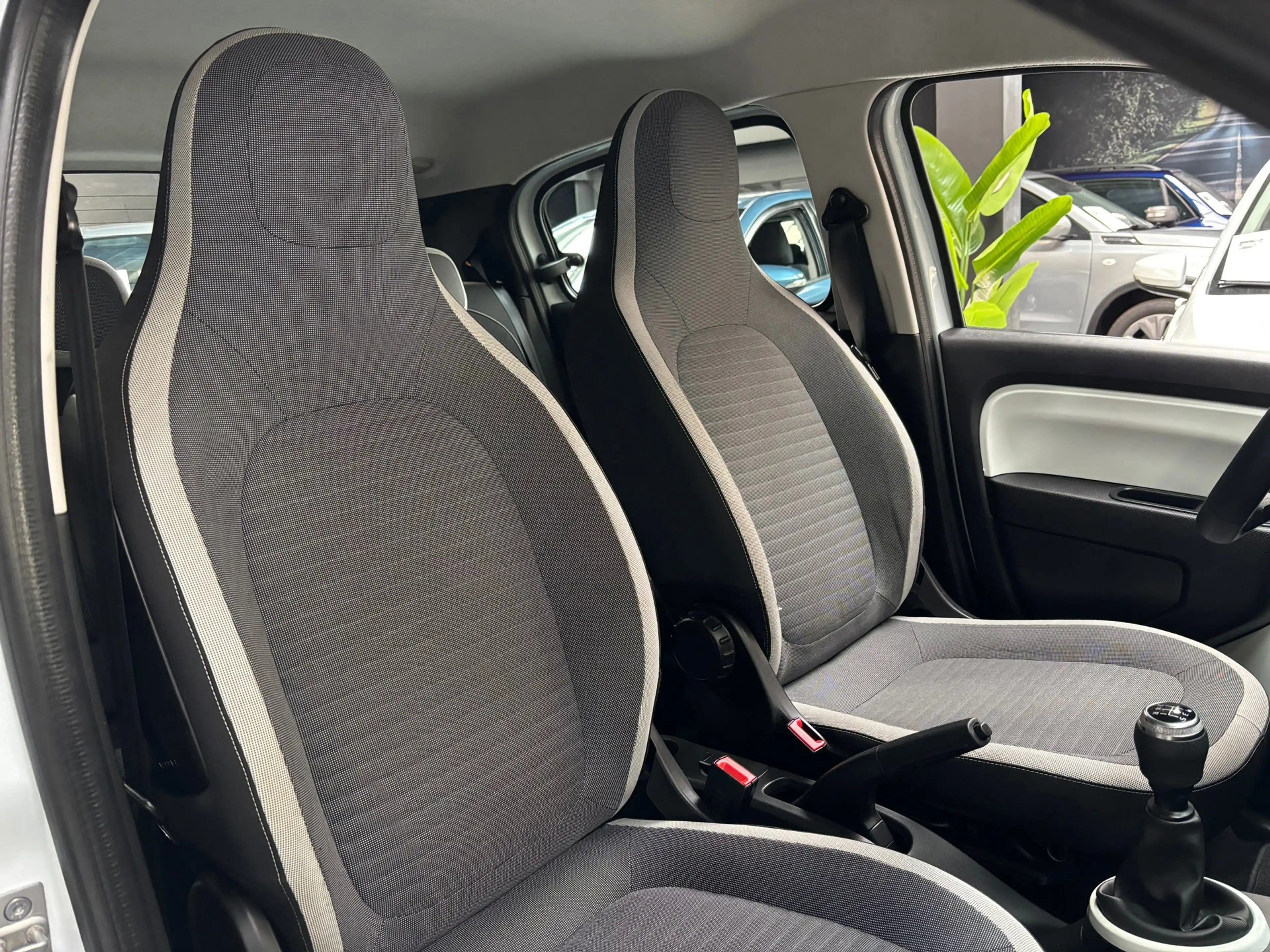 Renault Twingo 1.0 SCe Collection / Airco — photo 15