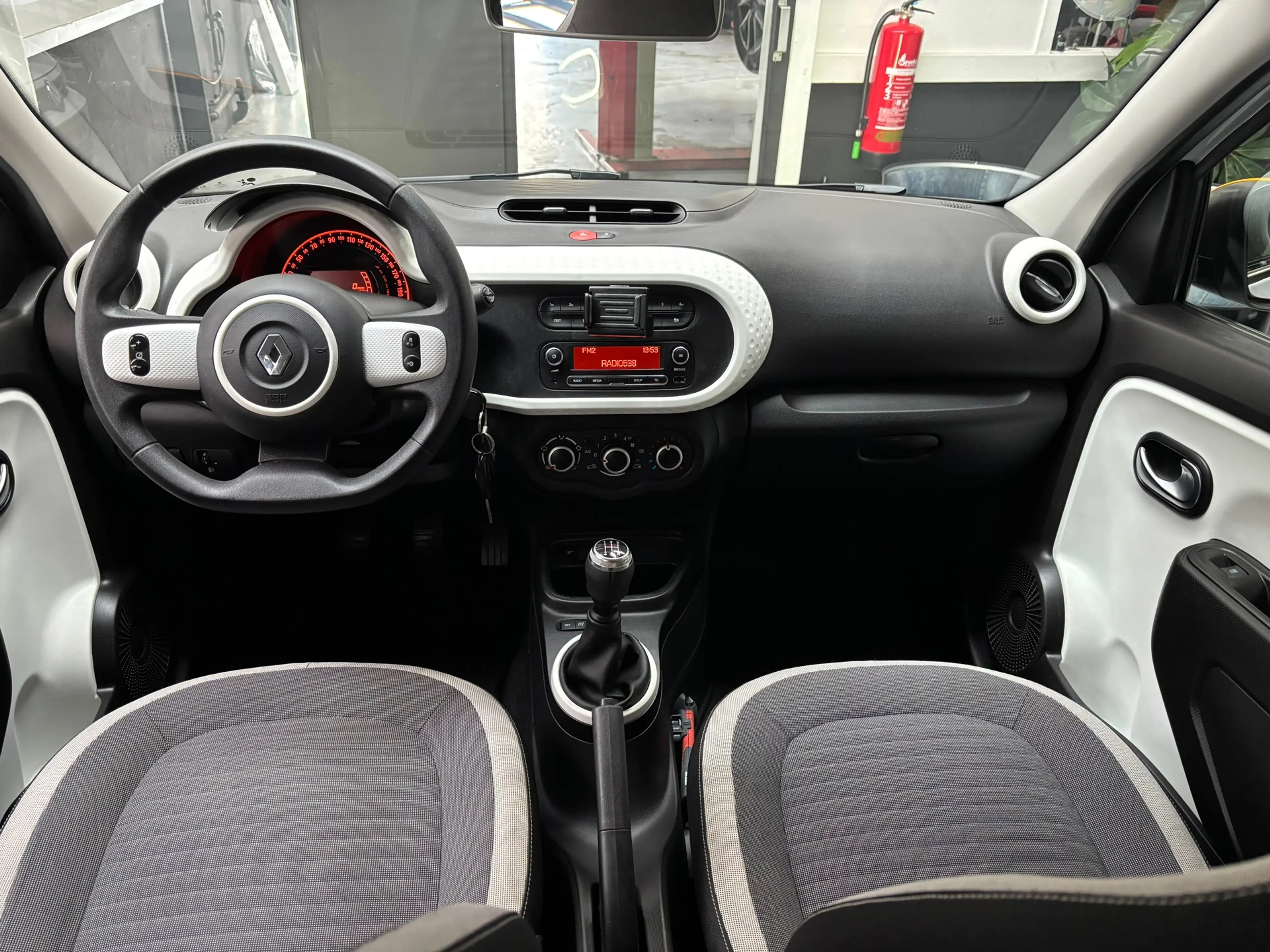 Renault Twingo 1.0 SCe Collection / Airco — photo 16